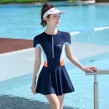 Летние Новые популярные цельные купальники большого размера в консервативном стиле, облегающие девушку с коротким рукавом, устойчивые к ультрафиолетовому излучению на открытом воздухе